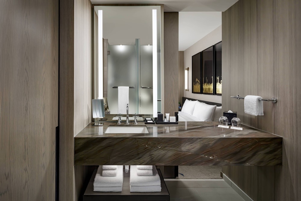 jw marriott edmonton ice district
