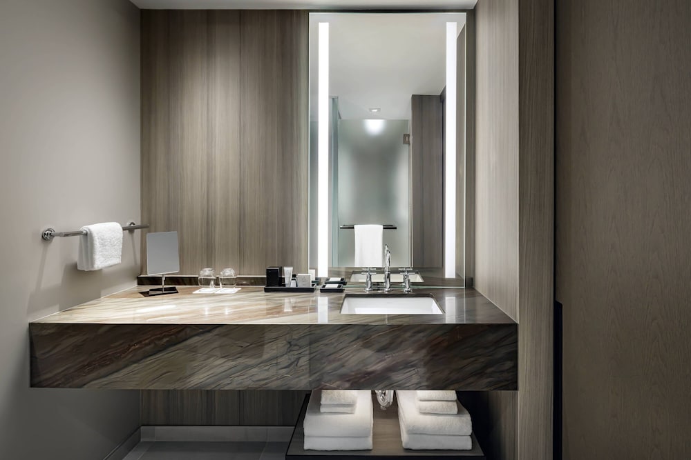 jw marriott edmonton ice district