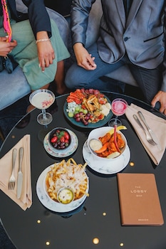 jw marriott edmonton ice district