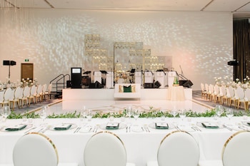 jw marriott edmonton ice district