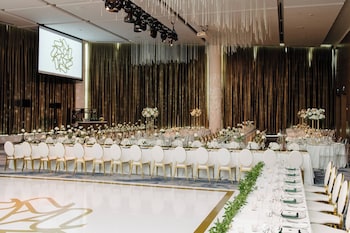 jw marriott edmonton ice district