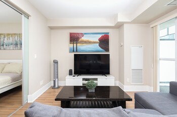 atlas suites cn tower and convention centre