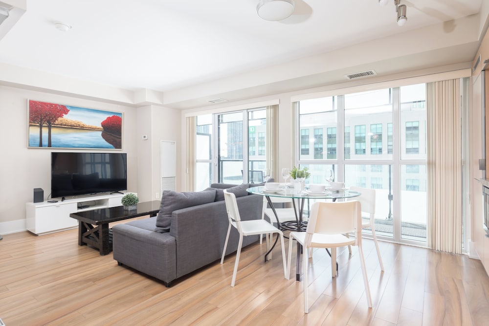 atlas suites cn tower and convention centre