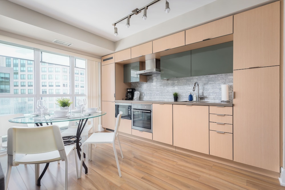 atlas suites cn tower and convention centre