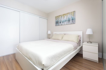 atlas suites cn tower and convention centre