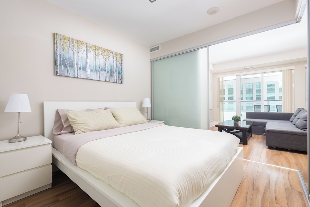 atlas suites cn tower and convention centre