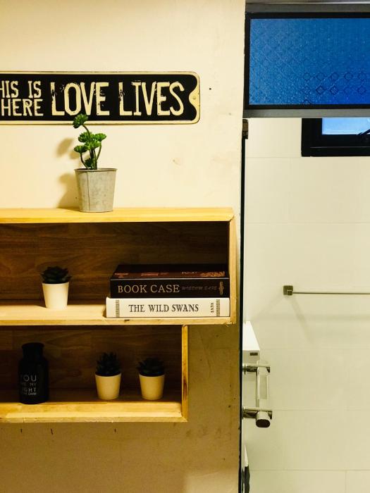 blu cabin ari stylish gay poshtel