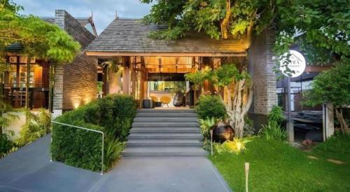 mira residence and resort