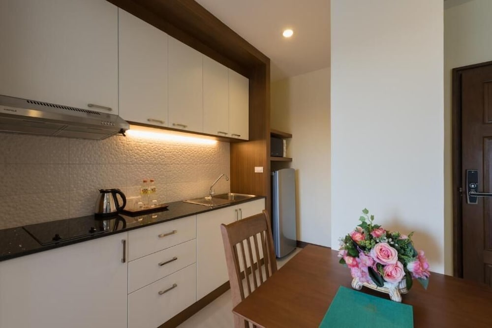 mira residence and resort