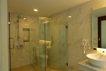 mira residence and resort