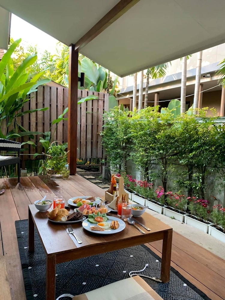 mira residence and resort