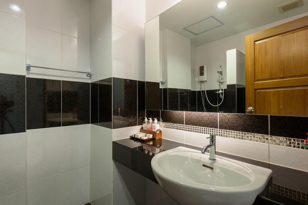 mira residence and resort