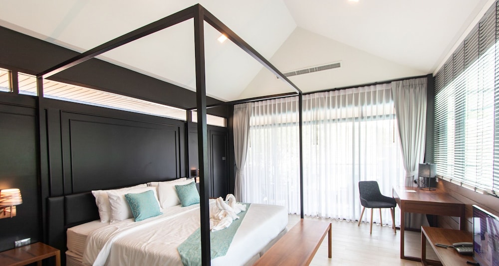 mira residence and resort