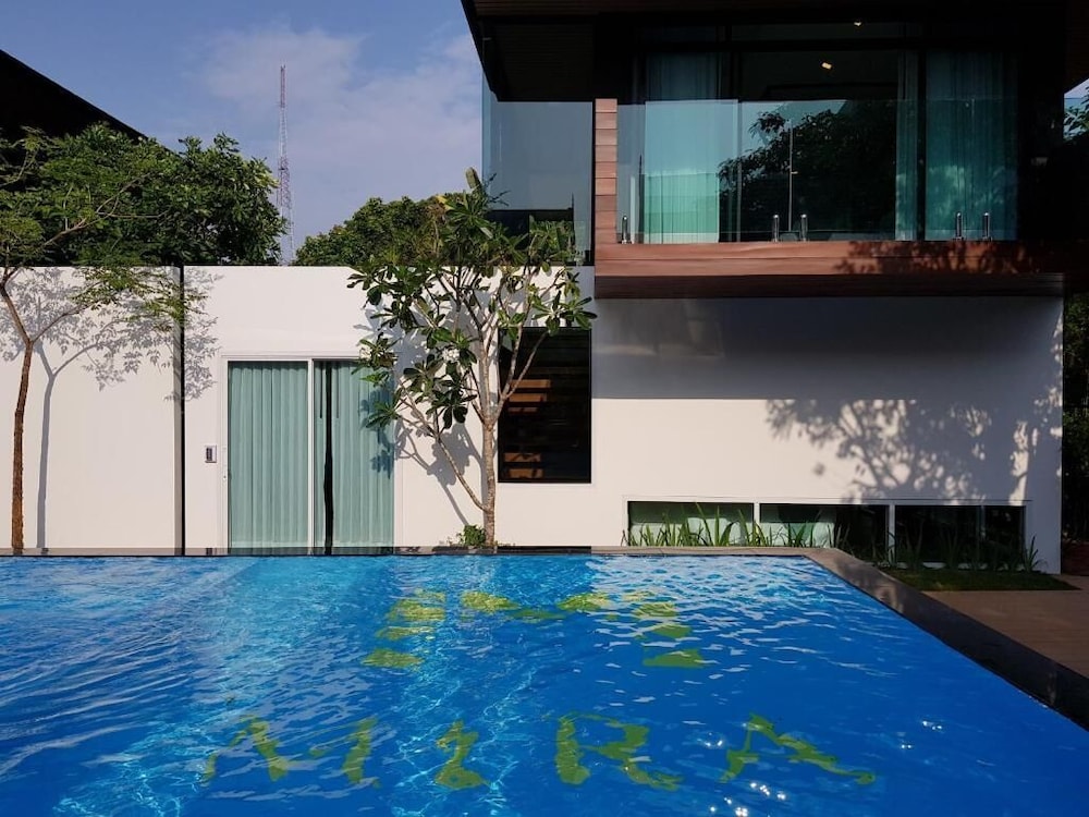 mira residence and resort