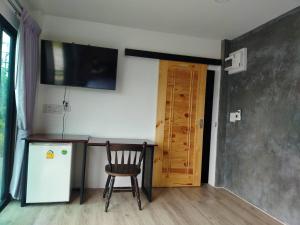 uthaithani resort