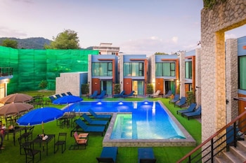 peace blue naiharn naturist resort phuket