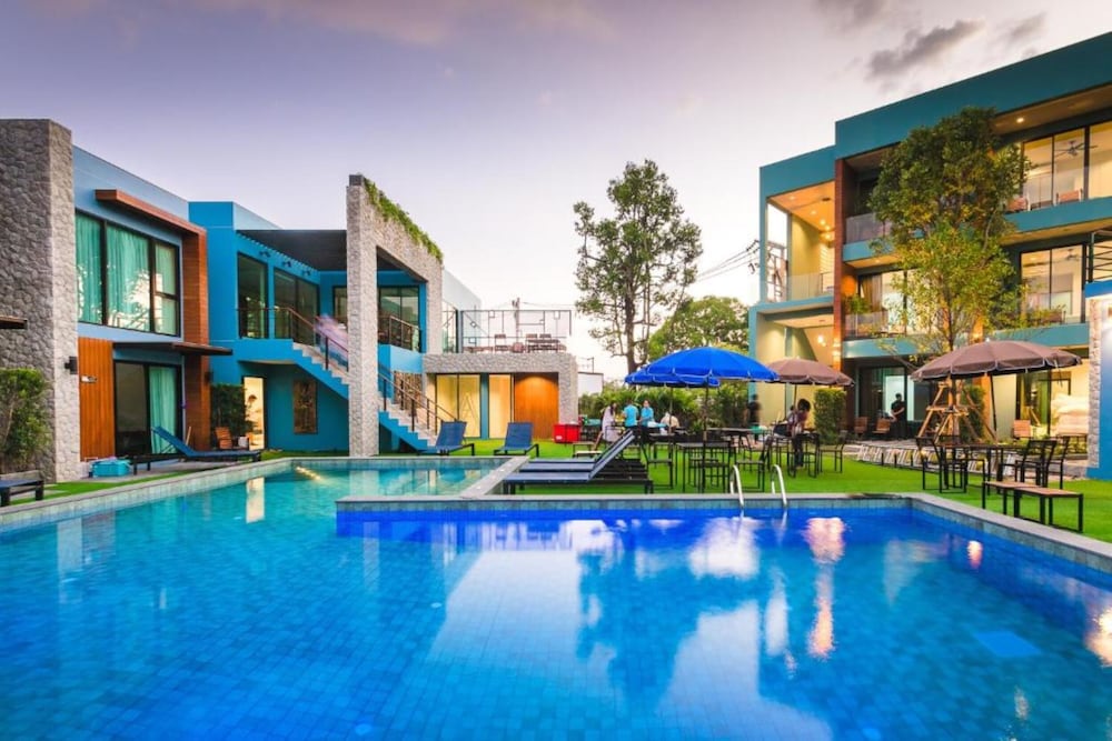 peace blue naiharn naturist resort phuket