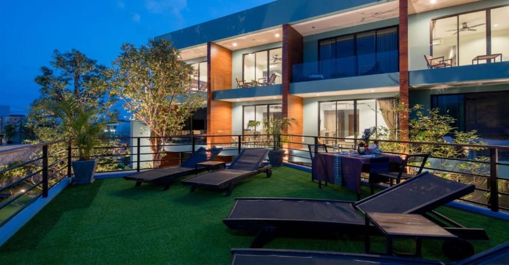 peace blue naiharn naturist resort phuket