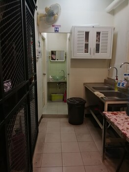 sip n camp hostel