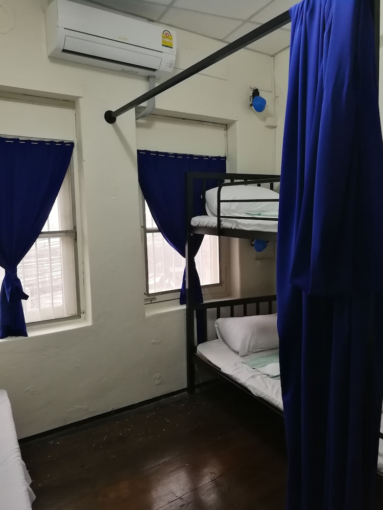 sip n camp hostel