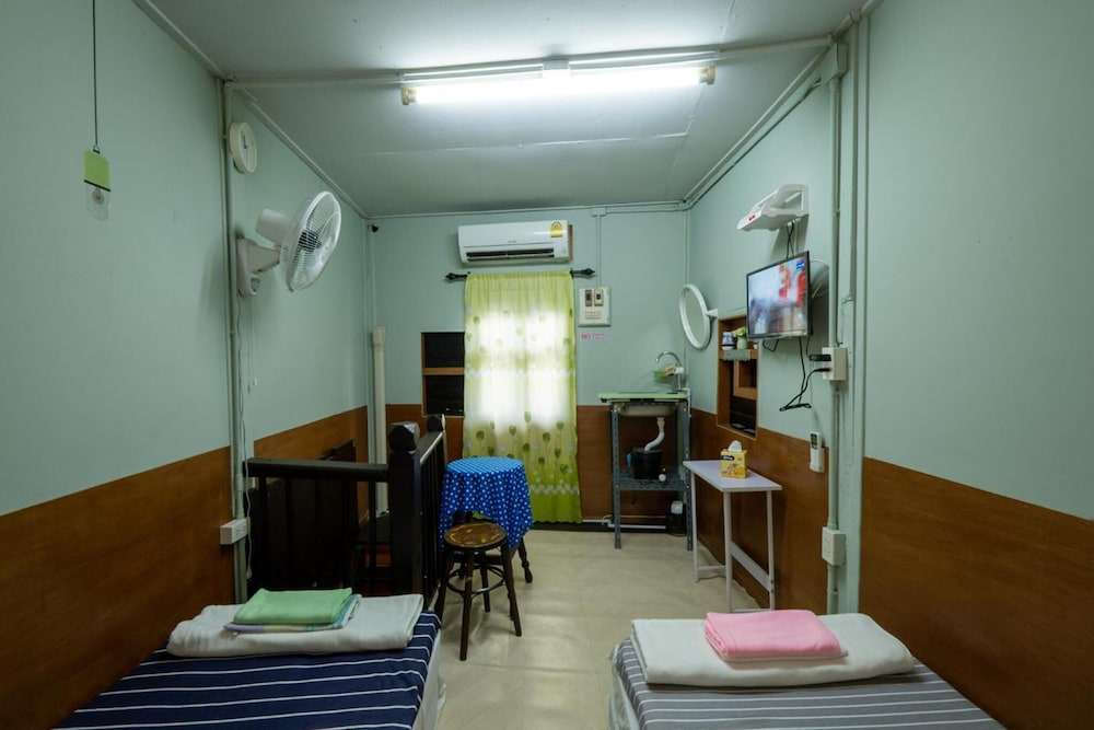 sip n camp hostel