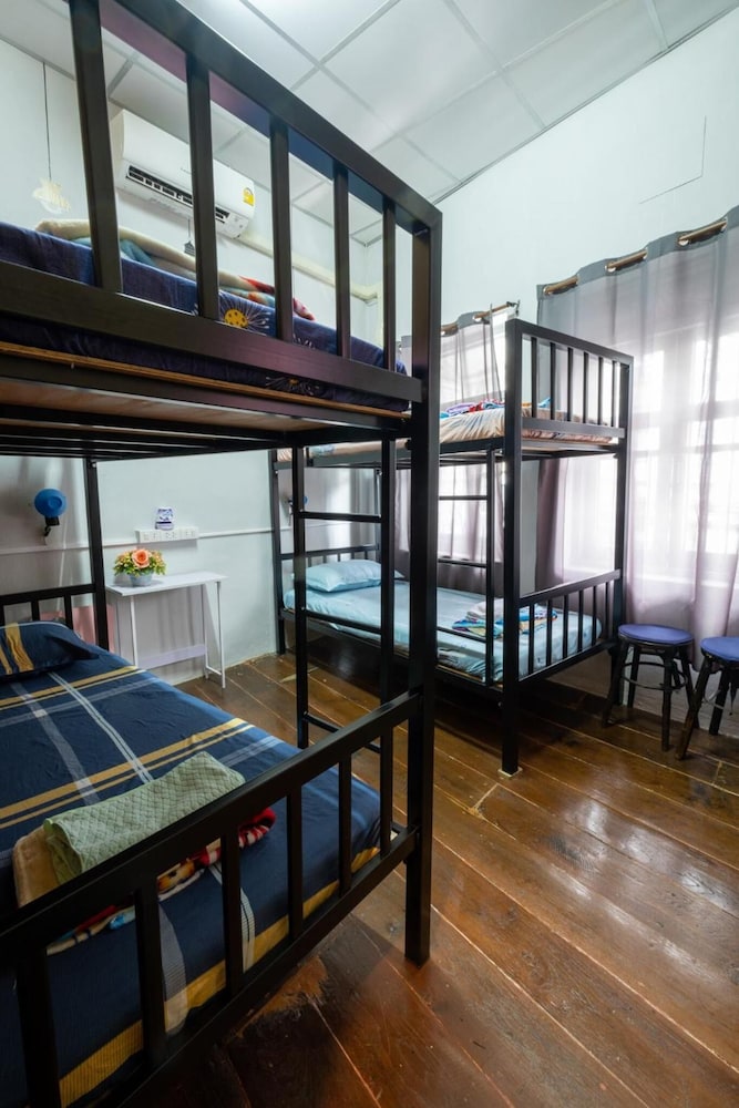 sip n camp hostel