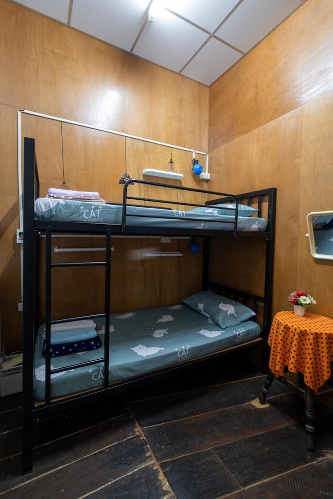 sip n camp hostel