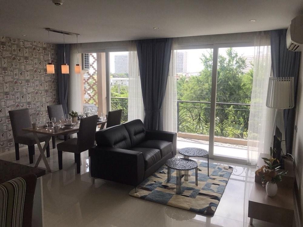 atlantis condo resort jomtien tlh