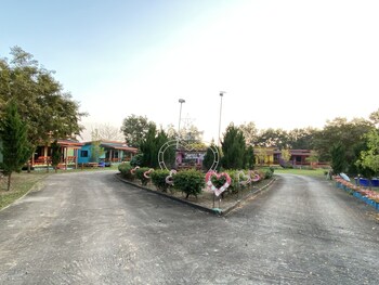 nadedow resort