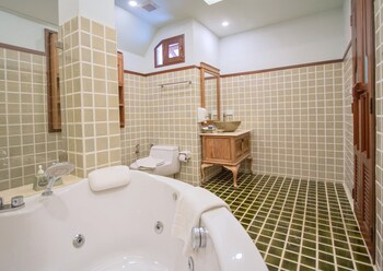 rich garden house hotel