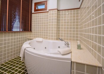 rich garden house hotel