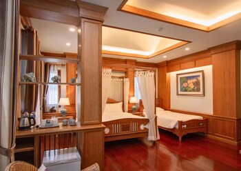 rich garden house hotel