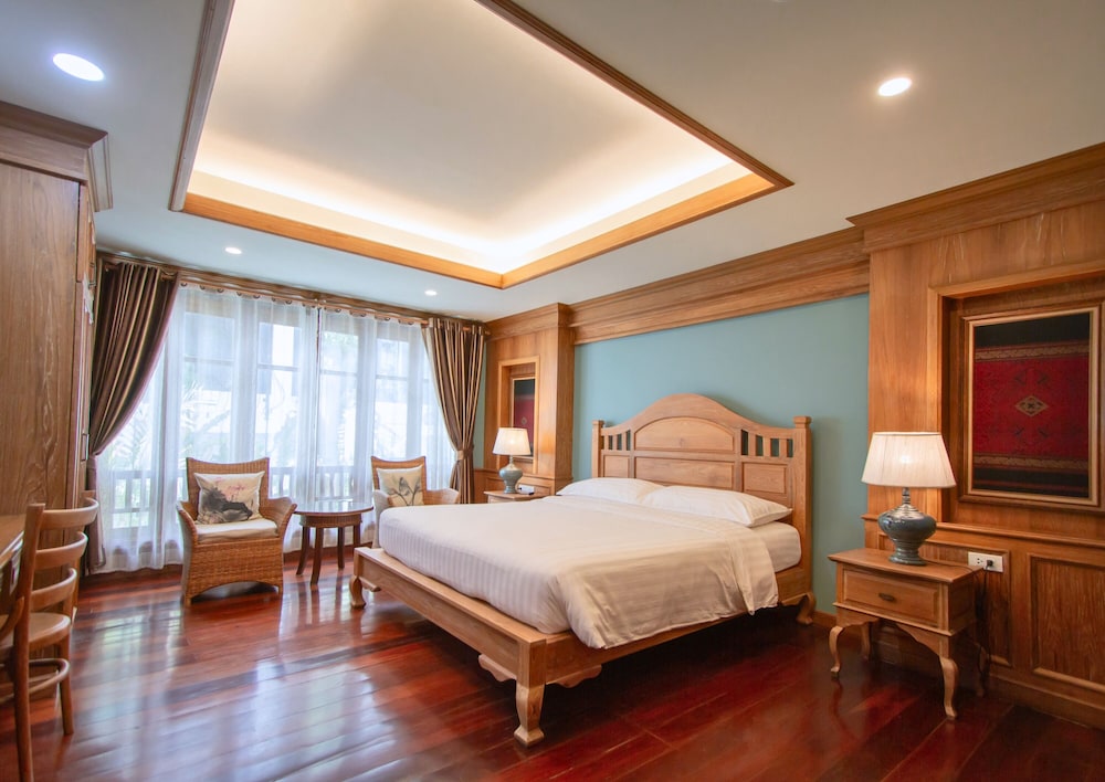 rich garden house hotel