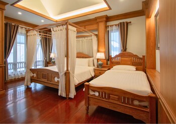 rich garden house hotel