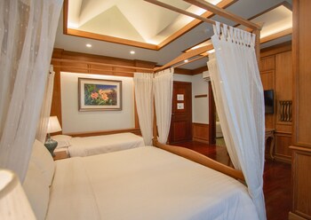 rich garden house hotel