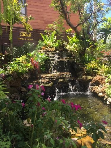 rich garden house hotel