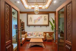 rich garden house hotel