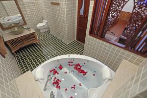 rich garden house hotel