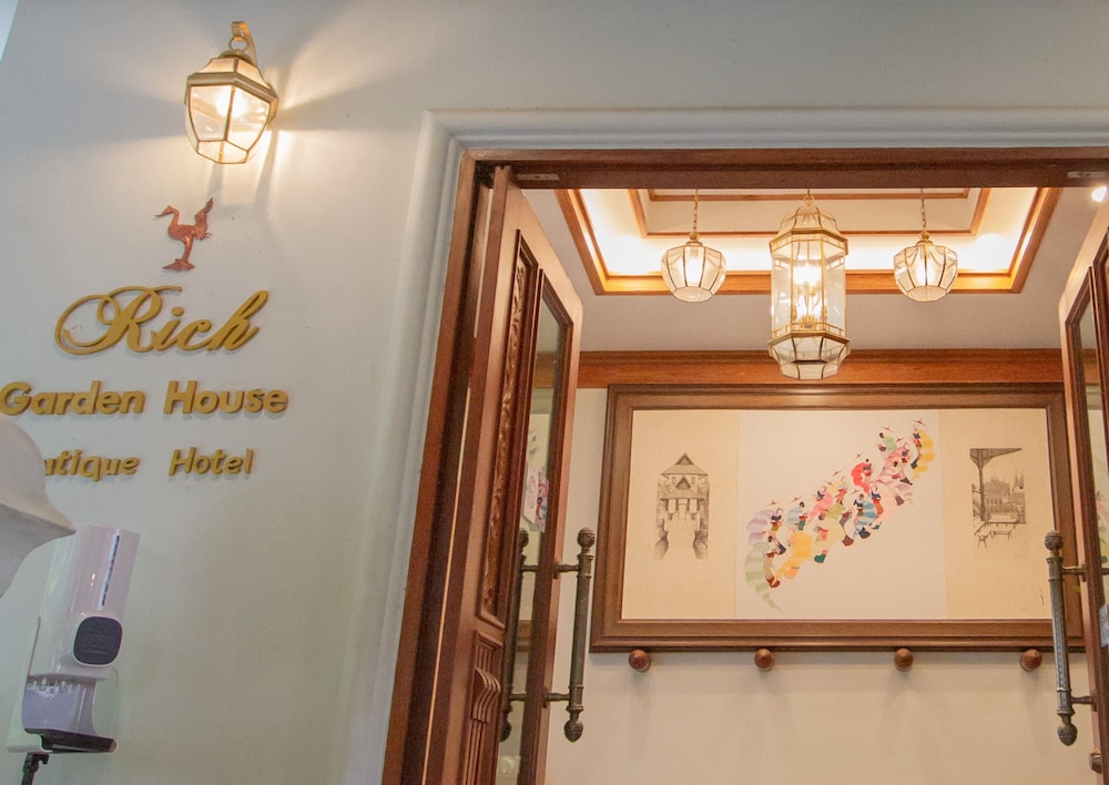 rich garden house hotel