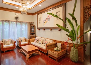 rich garden house hotel