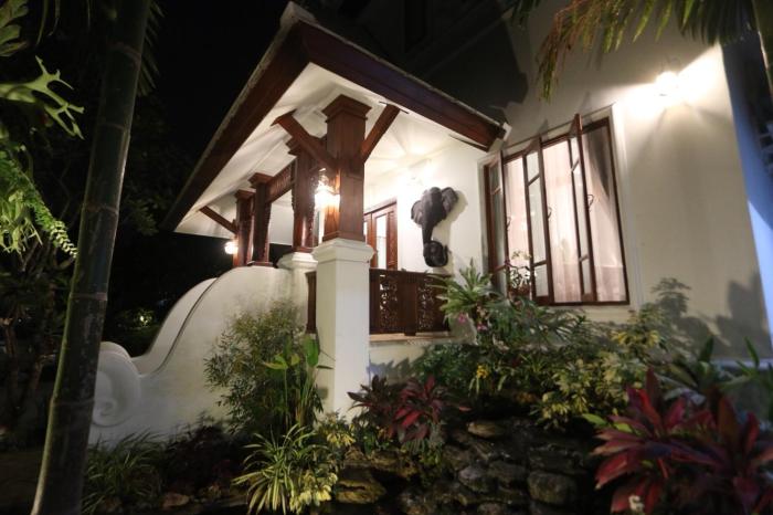 rich garden house hotel