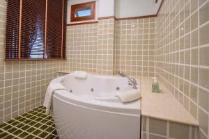 rich garden house hotel