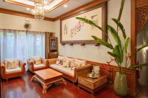 rich garden house hotel