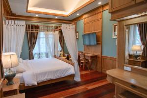 rich garden house hotel