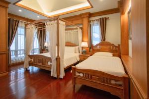 rich garden house hotel