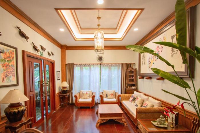 rich garden house hotel