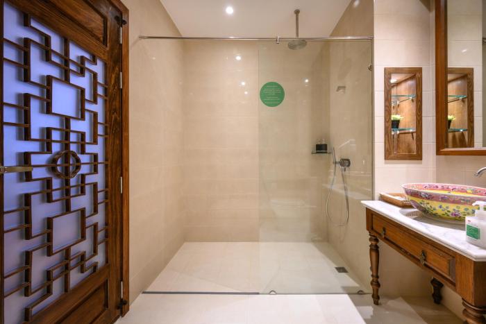 woo gallery and boutique hotel