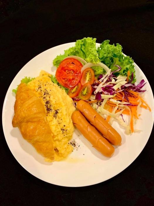 woo gallery and boutique hotel