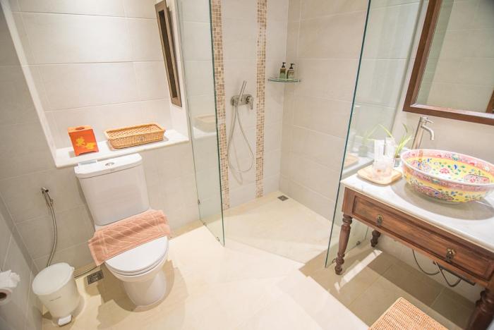 woo gallery and boutique hotel