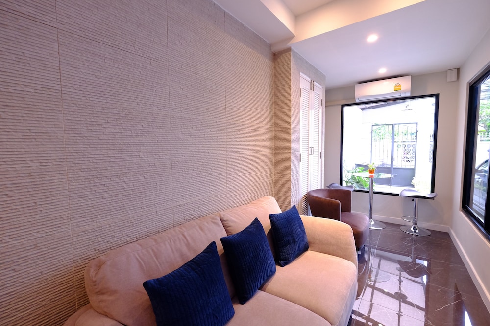 neveu premier residence